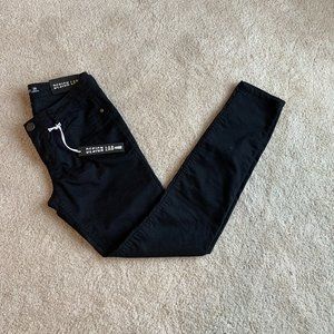⭐️2 /$12⭐️ NWT Design Lab Black Jeans, Size 29 ***